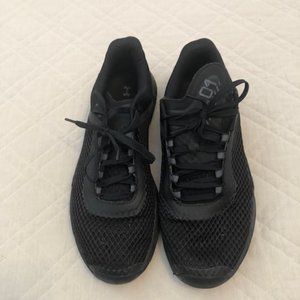 Under Armour Sneakers